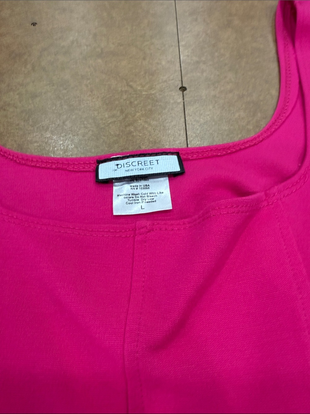 Discreet NYC Hot Pink Square Neck SemiCrop Tank • Size Large - Picture 2 of 5